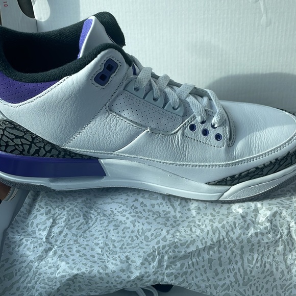 Selling Jordan 3s dark iris size 9.5 never worn brand new with box - Picture 3 of 5